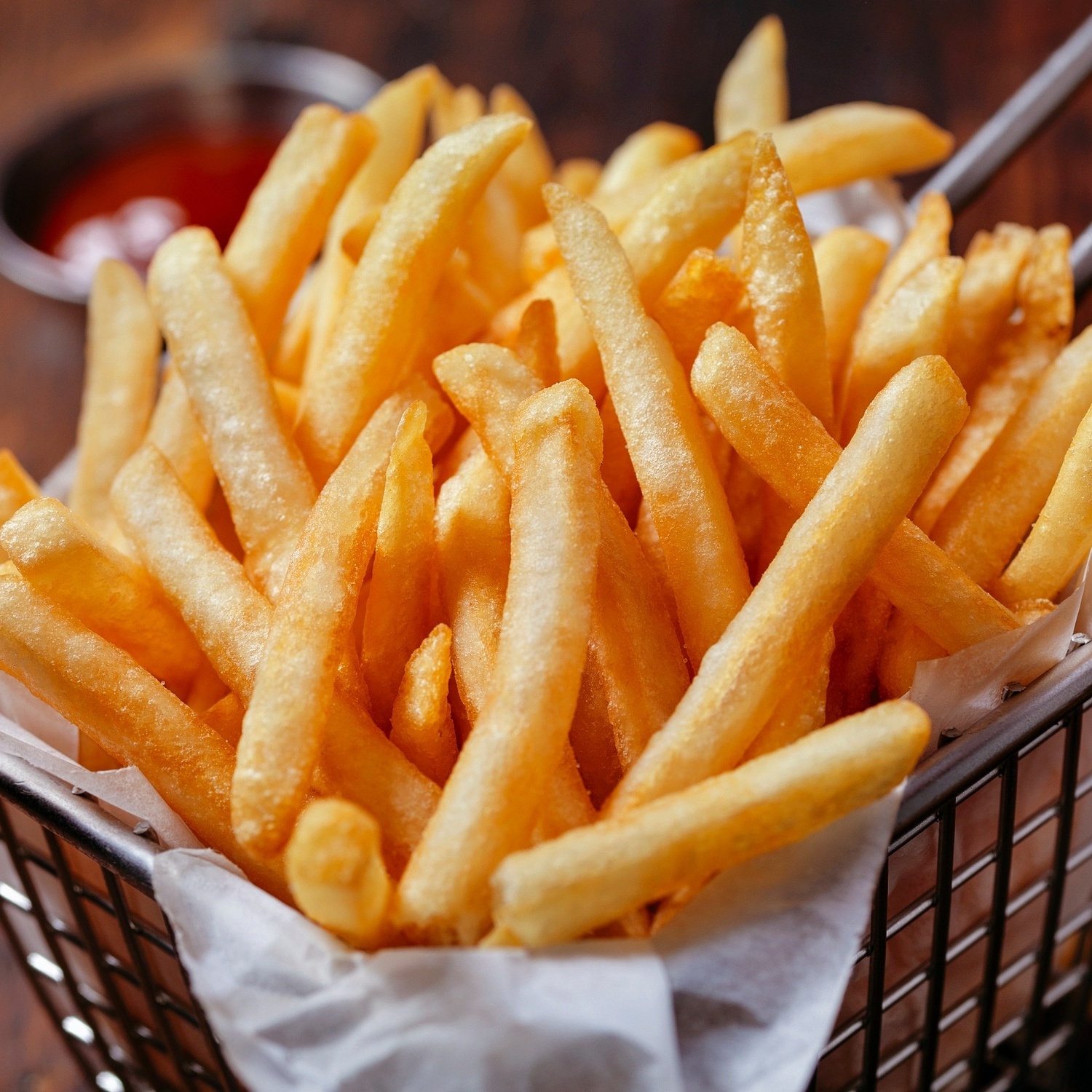 Veja 4 truques para fazer batatas fritas muito mais crocantes na