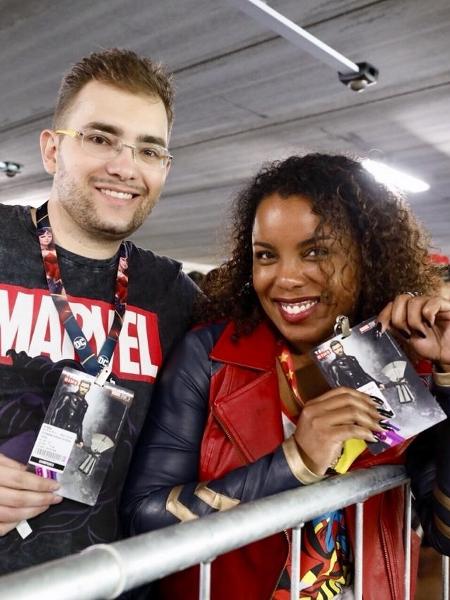 Janaina Luna, 28, e Eurípedes Junior, 29, vieram de Brasília para comprar itens de Harry Potter na CCXP 2018 - Mariana Pekin/UOL - Mariana Pekin/UOL