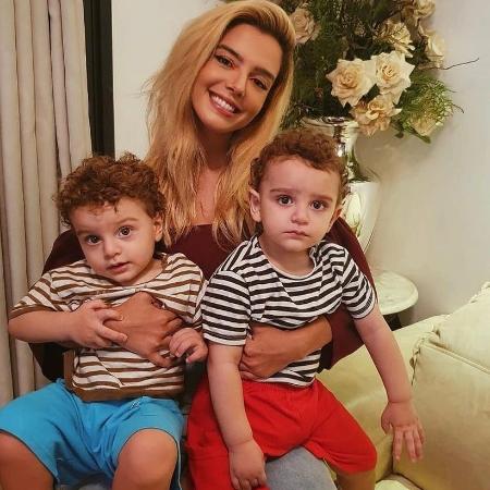 Giovanna Lancellotti com os irmãos gêmeos mais novos Lucca e Nasser - Reprodução/ Instagram @gilancellotti