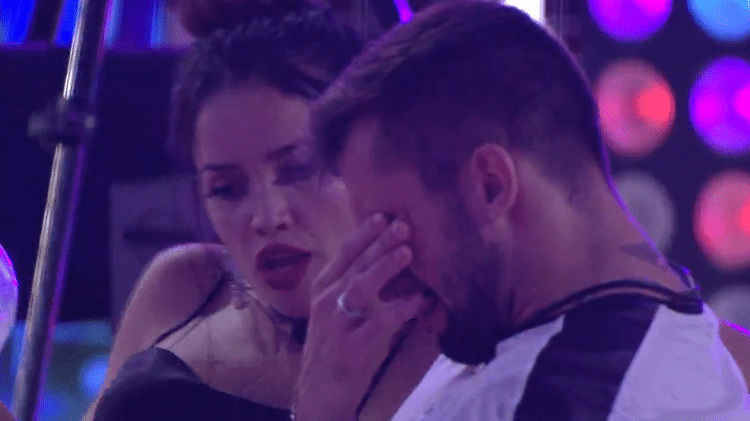 BBB 21: Juliette e Arthur conversaram e brother caiu no choro - Reprodução/Globoplay - Reprodução/Globoplay