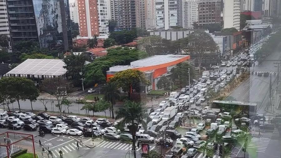 Segundo o prefeito de São Paulo, mais de 650 semáforos foram afetados nos últimos dias