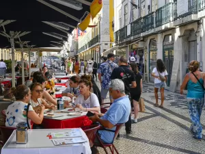 De Portugal ao Japão, restaurantes cobram preços diferentes para turistas