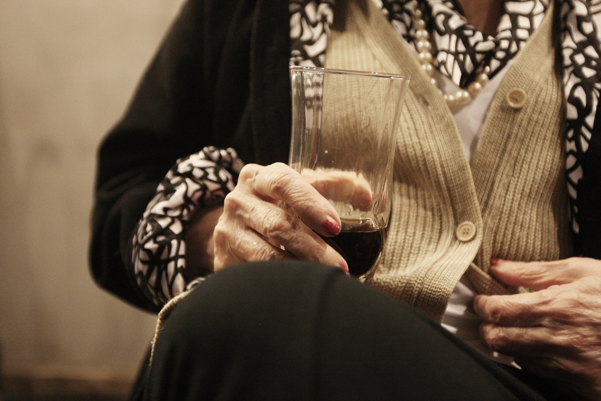 3.ago.2015 - Aos 93 anos, Bibi Ferreira reestreia o espetáculo "Bibi Ferreira Canta Repertório Sinatra" no Theatro Net São Paulo, entre 4 de agosto e 9 de setembro e de 22 de setembro a 7 de outubro - Reinaldo Canato/UOL