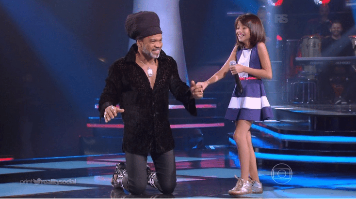 10.jan.2015 - Ao todo, quinze participantes, com idades que variam entre 9 e 15 anos, se apresentaram no "The Voice Kids" deste domingo. Vindos de diversas regiões do País, os aspirantes ao estrelato da música nacional, cantaram música sertaneja, pop, MPB, em português ou inglês - Reprodução/TV Globo