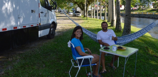 Glória Tupinambás e o marido Renato Weil curtem "seu quintal" em Morretes (PR) - Arquivo pessoal - Arquivo pessoal