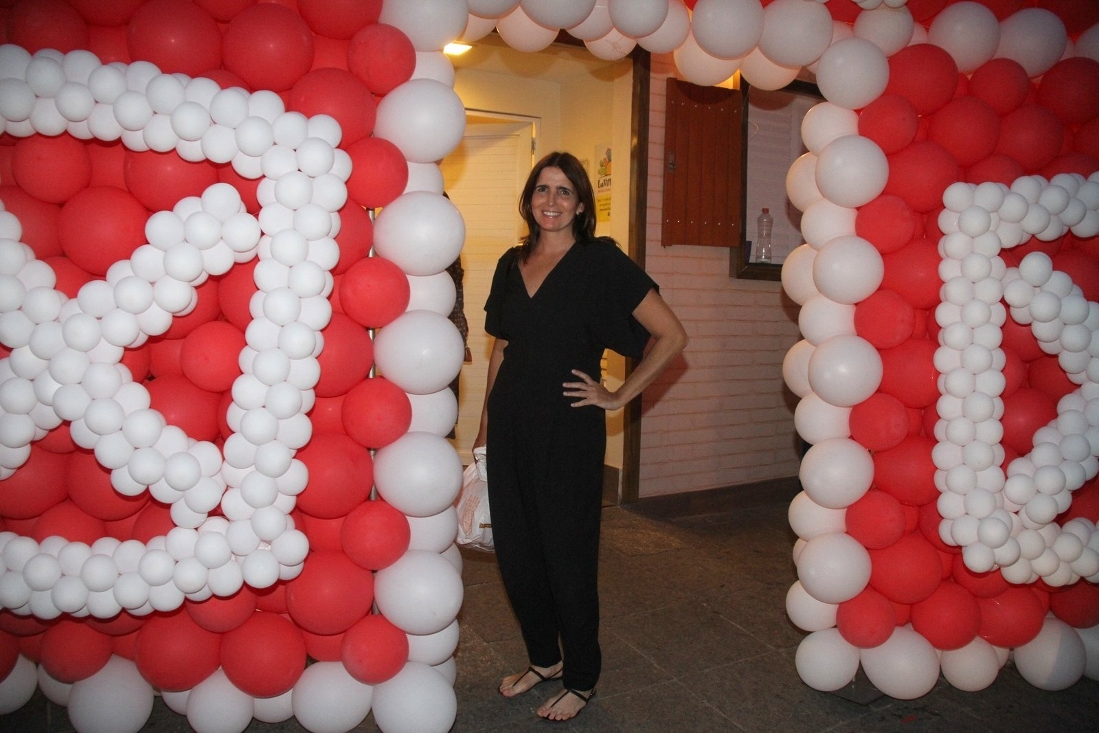 27.nov.2016 - Preta Gil recebe amigos famosos no aniversário de um ano da neta, Sol de Maria, filha de Francisco e a nora, Laura Fernandez - Thyago Andrade/Brazil News