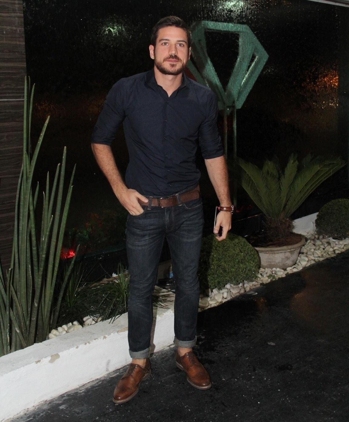 Um dos protagonistas "A Força do Querer", Marcos Pigossi marca presença no evento para assistir ao primeiro capítulo da novela - Wallace Barbosa / AgNews