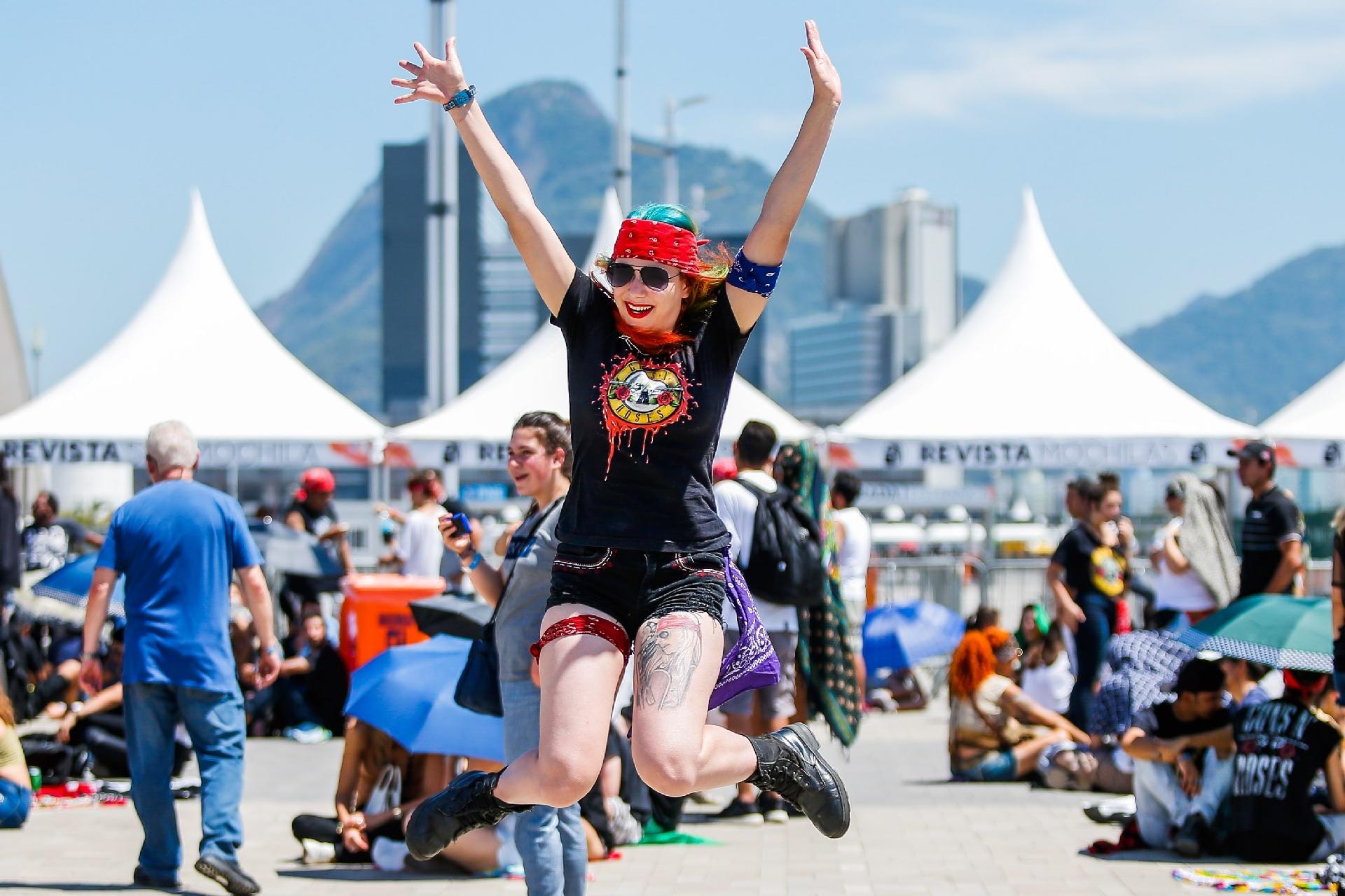 De bandana na cabeça, Yana Leal, veio do Belém do Pará só para ver seu ídolo Axl de perto - Marco Antonio Teixeira/UOL
