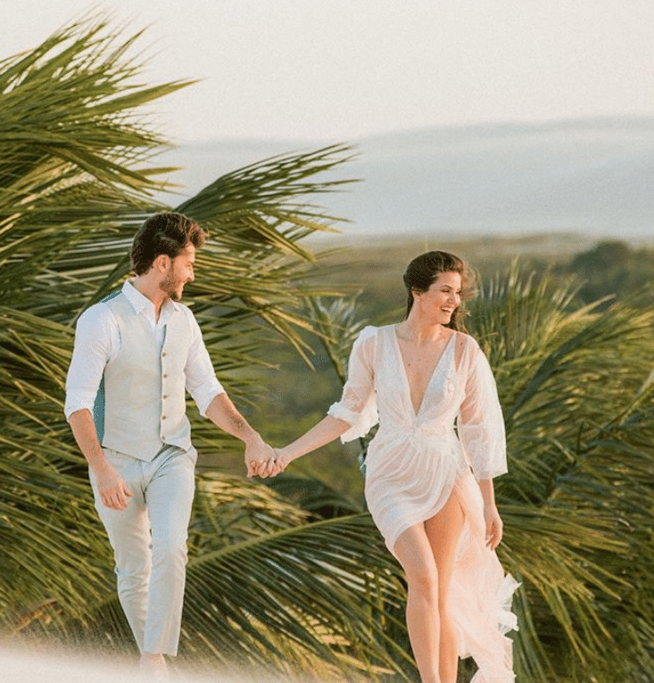 Camila Queiroz e Klebber Toledo: Veja fotos do ensaio pré-wedding do casal - Reprodução/Instagram