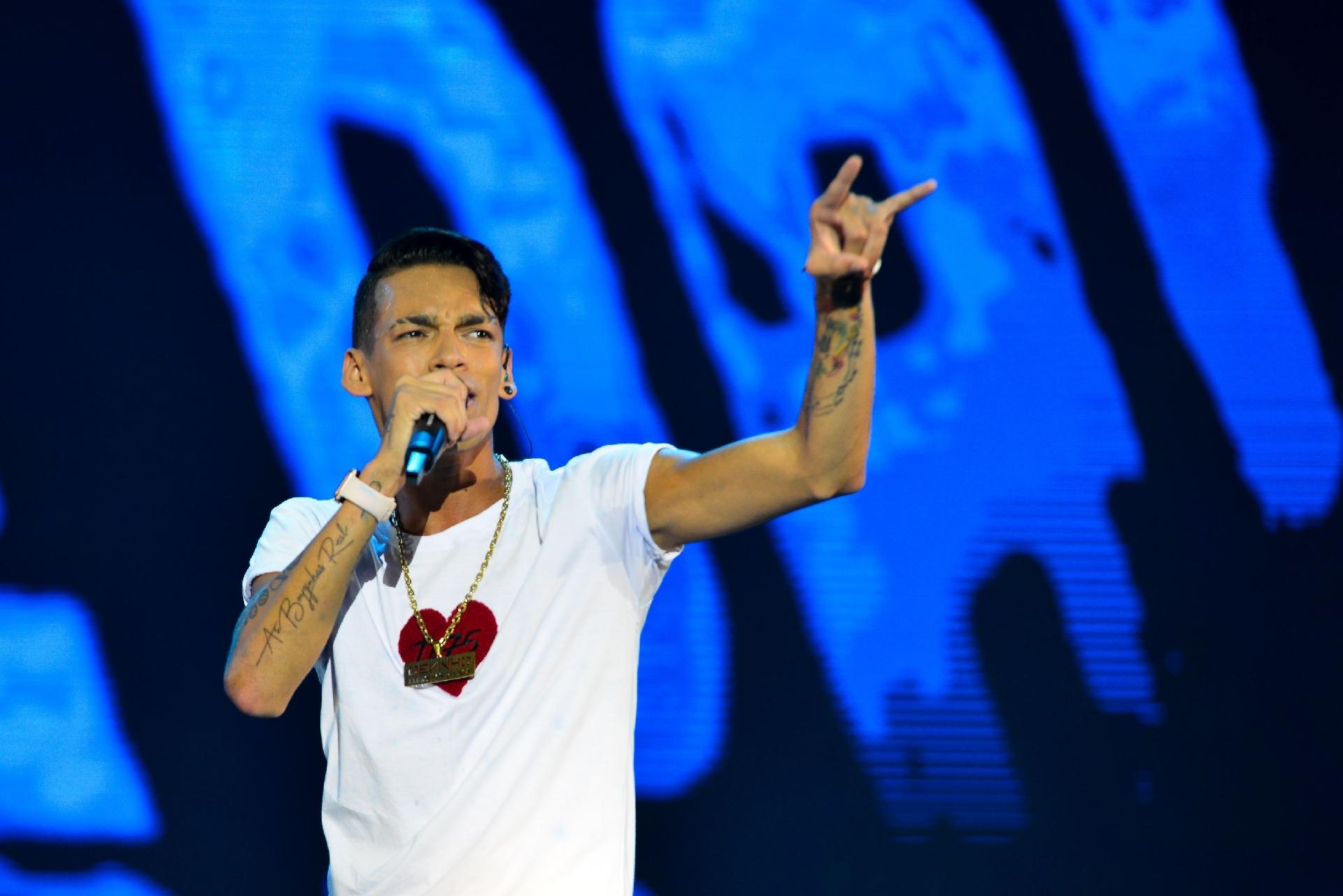 Devinho Novaes, o "boyzinho do arrocha", se apresenta no Festival Virada Salvador 2019 - João Alvarez/UOL