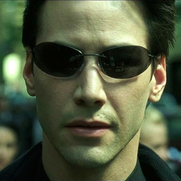 Keanu Reeves em cena do filme 'Matrix'