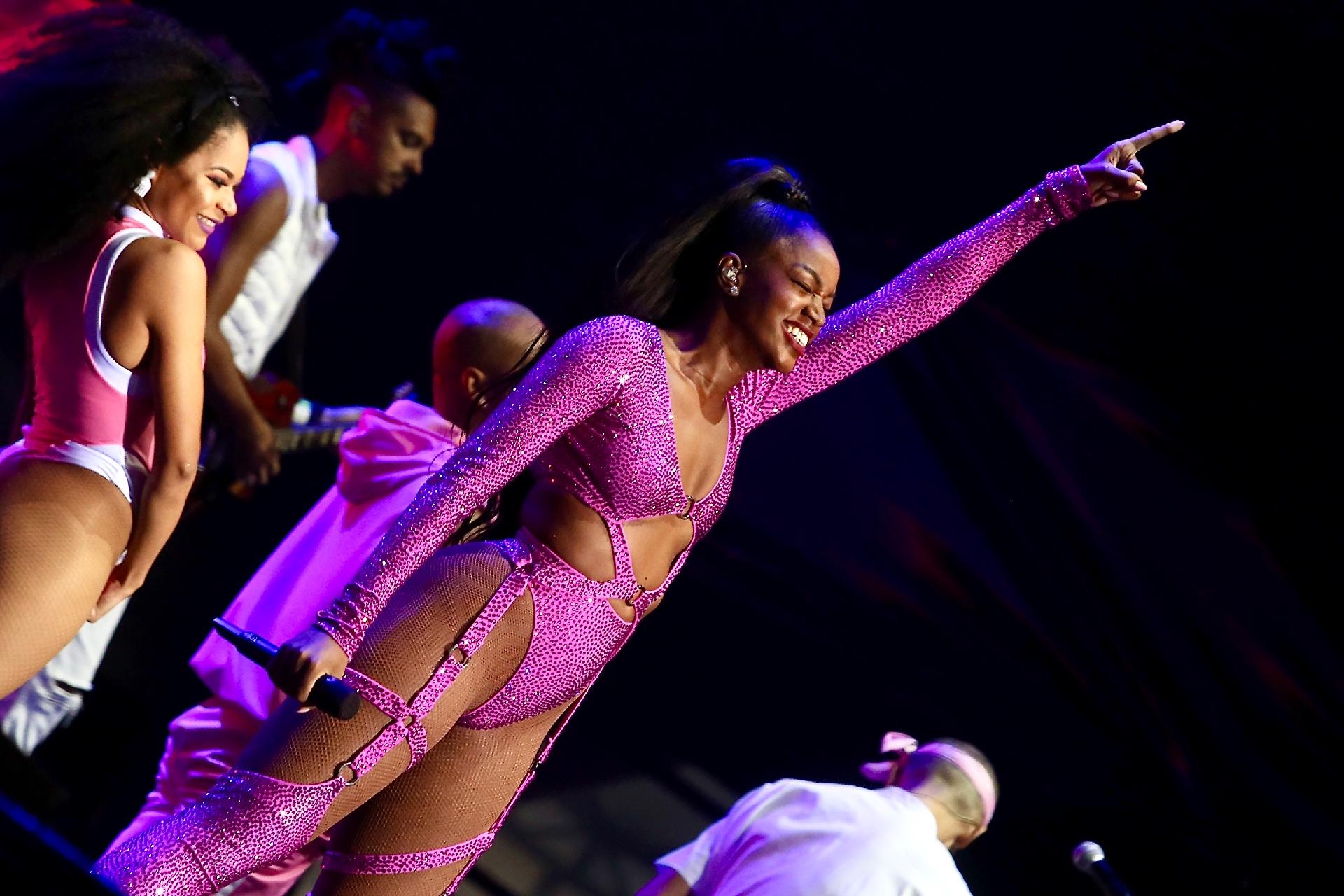 Iza se apresenta no festival GRLS!, em SP - Iwi Onodera/UOL