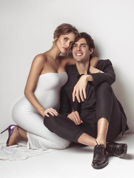Carol Dias (à esq.) com o marido, Kaká - Reprodução/Instagram