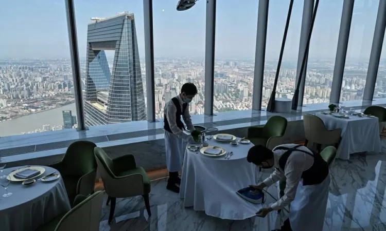 Restaurante no J Hotel Shanghai Tower  - AFP - AFP