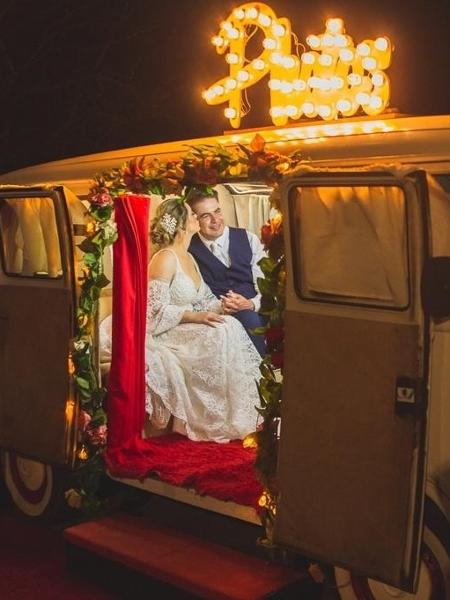 O interior do veículo virou cenário para fotos de festas e casamentos - Arquivo pessoal - Arquivo pessoal