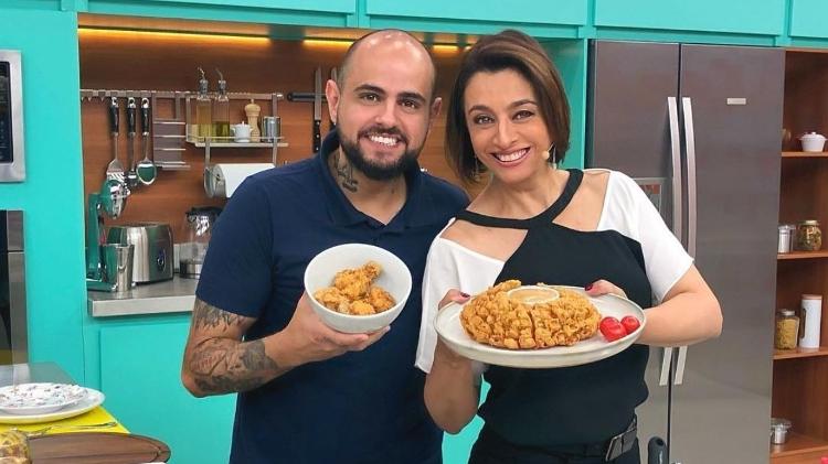 A reprodução de ícones de marcas famosas impulsionaram a visibilidade. Aqui, ensina a 'flor de cebola' do Outback A reprodução de ícones de marcas famosas impulsionaram a visibilidade. Aqui, ensina a 'flor de cebola' do Outback