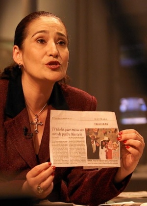Sonia Abrão estreou na TV com o "A Casa é Sua", em 2000. Desde então, ela já falava sobre outras emissoras e misturava várias plataformas de mídia em seu programa, como jornal e internet - Caio Guatelli/Folhapress - Caio Guatelli/Folhapress