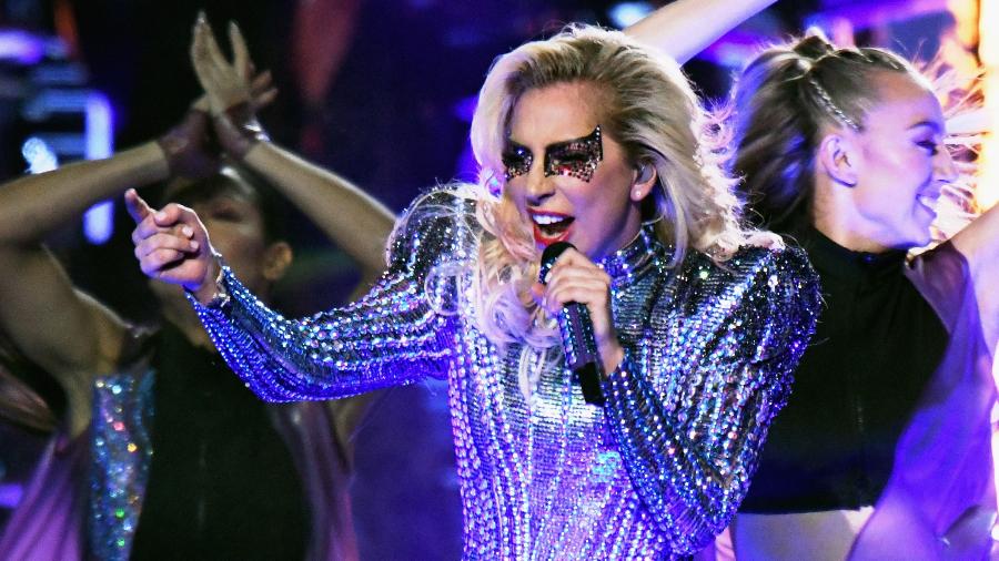 Lady Gaga em show no intervalo do Super Bowl - Getty Images