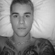 No Brasil, Justin Bieber faz sua primeira selfie deitado na cama - Reprodução/Instagram/justinbieber