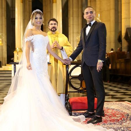 Lexa e Guimê se casam em cerimônia realizada pelo padre Fábio de Melo - Manuela Scarpa/Brazil News