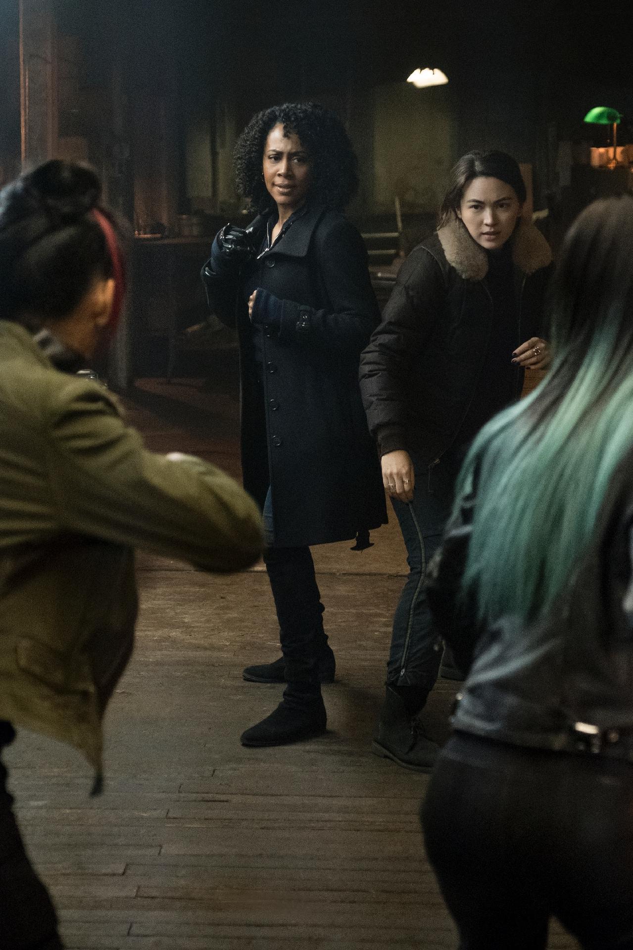 Misty (Simone Missick) e Colleen (Jessica Henwick) em cena da segunda temporada de "Punho de Ferro" - Divulgação/Netflix
