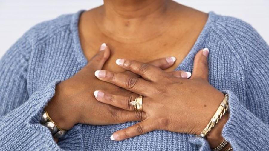 Pesquisadores alertam que as mulheres muitas vezes não percebem que correm o risco de desenvolver doenças cardíacas - GETTY IMAGES