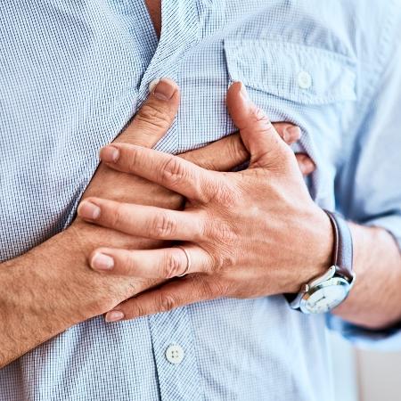 Síndrome é decorrente de uma agressão ao músculo do coração, que ocorre de forma direta ou indireta, por meio da inflamação do órgão - iStock
