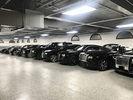 Floyd Mayweather ostenta coleção de carros na web: Brinquedos