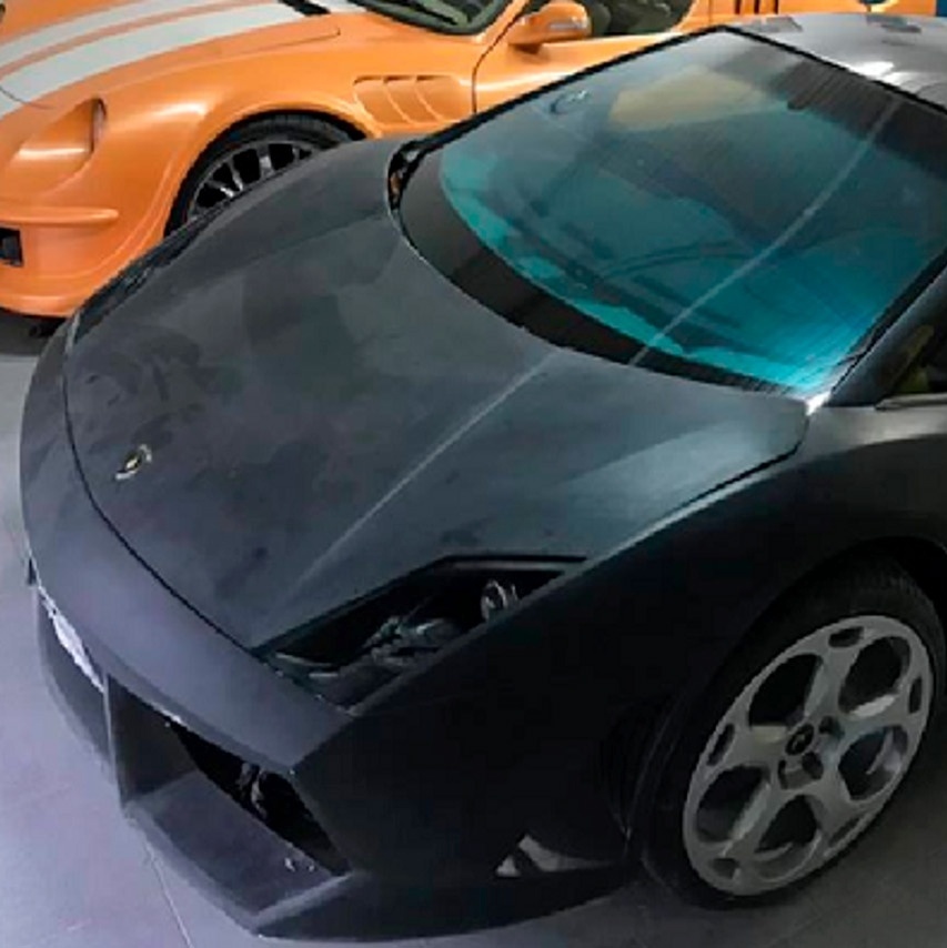 Ferrari e Lamborghini sufocam invasão de carrões piratas no Brasil