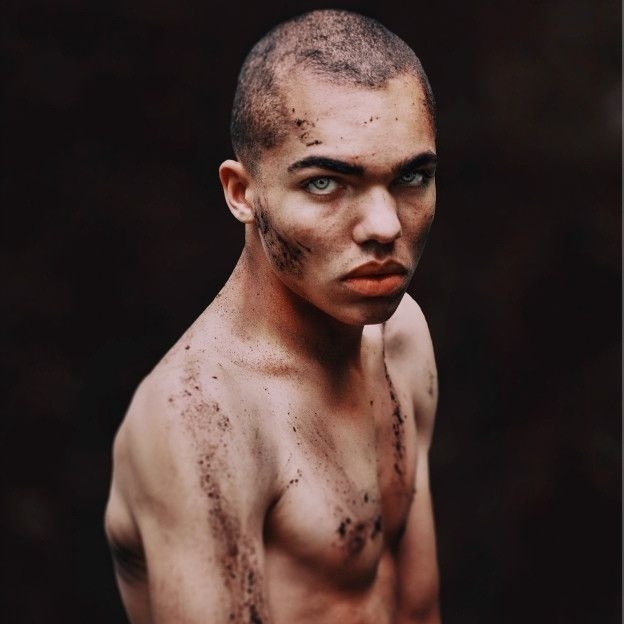 Mas o fotógrafo admite que estar envolvido em todos os aspectos de uma imagem é algo 'catártico' e 'insanamente recompensador' - David Uzochukwu/BBC