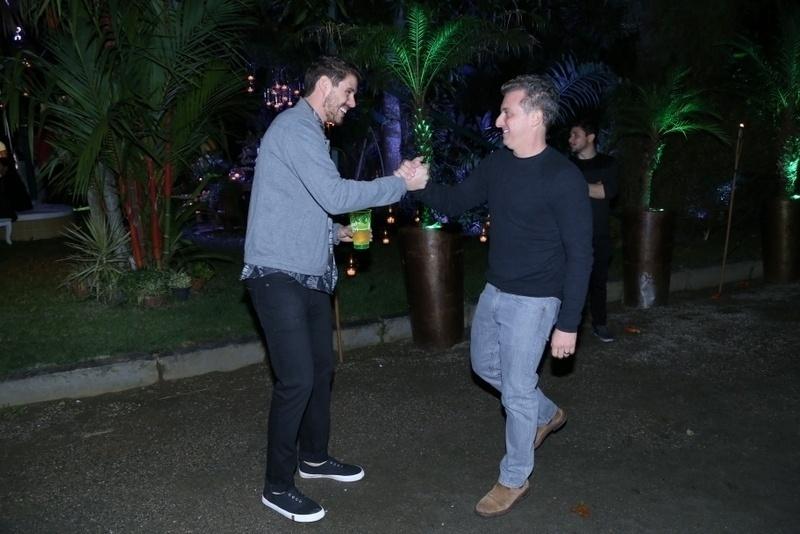 Amigo de Bruno, Luciano Huck chegou sem a mulher Angélica e não ficou muito tempo na festa - AgNews/Anderson Borde