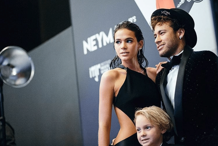 Em fevereiro, ele comemorou seu aniversário com um topete levemente mais liso e com poucas luzes. - Reprodução/Instagram