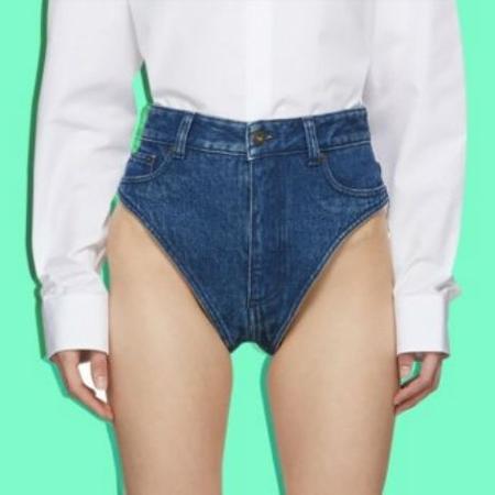 Calça-short-calcinha jeans tem modelo bastante inusitado - Ssense