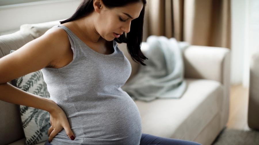 A prisão de ventre costuma ocorrer na gravidez por causa de alterações hormonais e também porque o crescimento do útero dificulta a evacuação - iStock