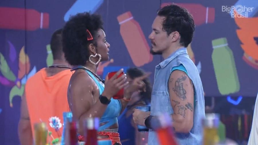 BBB 22: Natália e Eliezer conversam durante festa - Reprodução/Globoplay