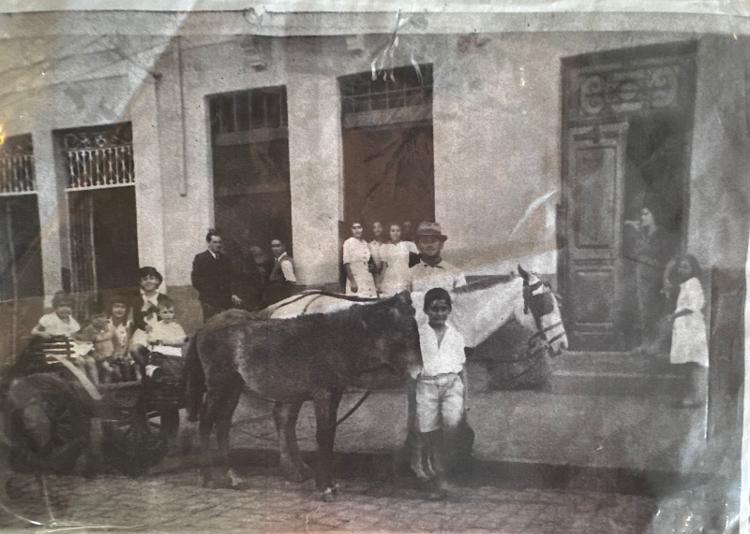 Foto da inauguração do pastifício Malandrino, em 1940