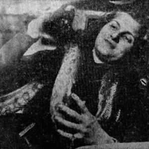 A faquiresa Rossana em imagem do livro "Cravo na Carne: Fama e Fome - O Faquirismo Feminino no Brasil", de Alberto de Oliveira e Alberto Camarero - Reprodução