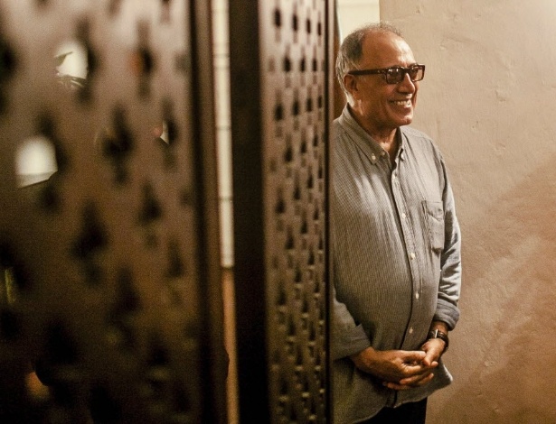 16.mar.2014 - O cineasta iraniano Abbas Kiarostami durante sua visita ao Festival de Cinema de Cartagena, na Colômbia - AFP