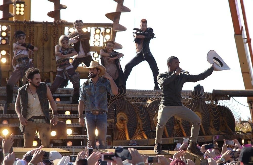 Fernando e Sorocaba gravam DVD de 10 anos de carreira em plantação de milho em Holambra (SP). Entre os convidados especiais, Nego do Borel (foto), Luan Santana e a dupla Jorge e Mateus - Cláudio Augusto/Brazil News