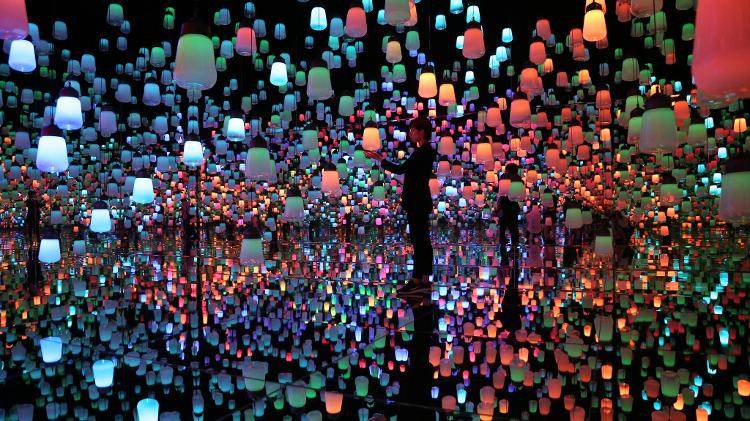 Instalação no museu japonês dedicado à arte psicodélica - Qian Zheng/Xinhua - Qian Zheng/Xinhua