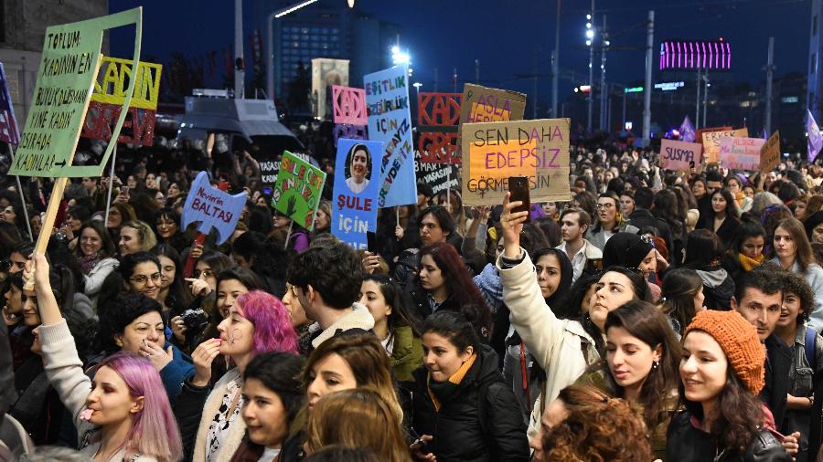 Mulheres participam  de protesto nas ruas de Istambul no Dia Internacional da Mulher - Xinhua/Xu Suhui