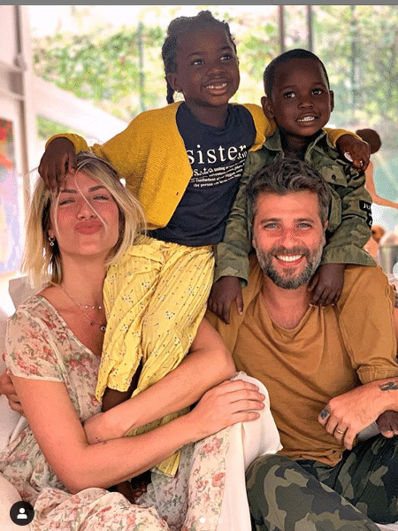 Giovanna Ewbank e Bruno Gagliasso com os filhos, Titi e Bless - Reprodução/Instagram