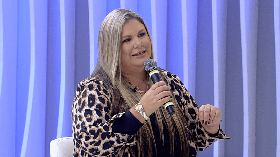 Durante o quadro "Palavra-chave", no "SuperPop", Vivi Brunieri comenta polêmicas em que esteve envolvida - Divulgação/RedeTV!