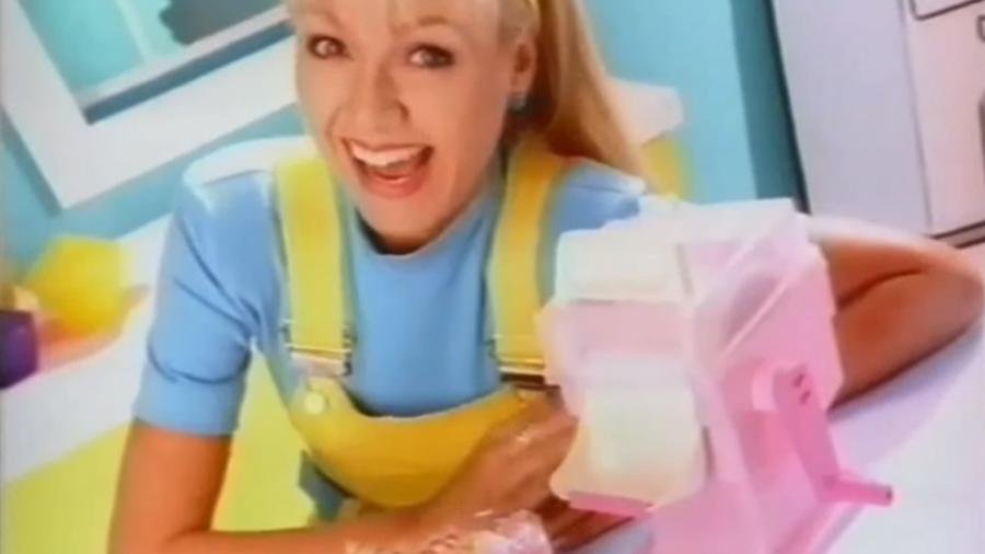 Eliana em propaganda de sua "sorveteria", sucesso nos anos 90