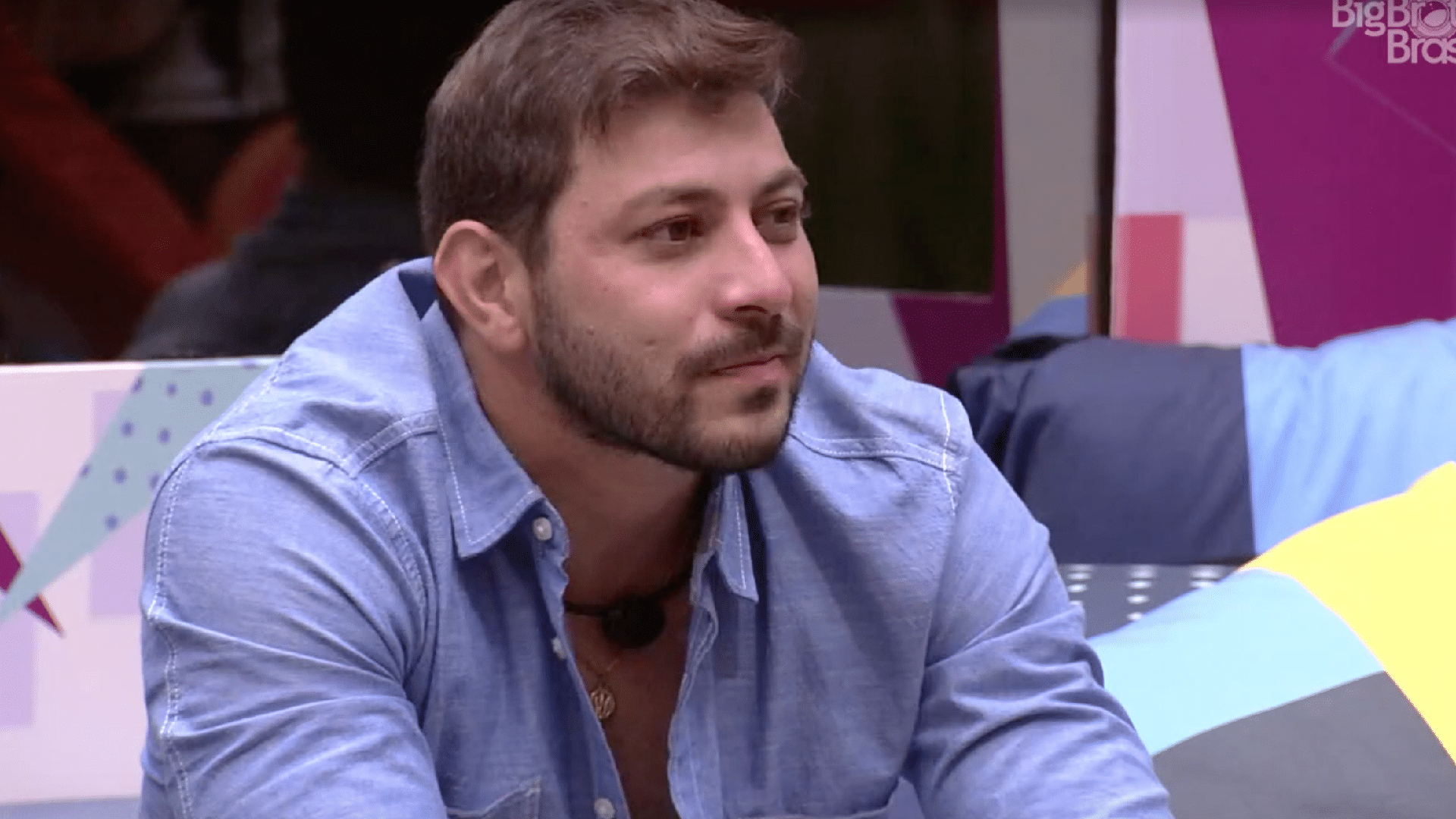 BBB 21: Caio em noite de formação de paredão - Reprodução/Globoplay