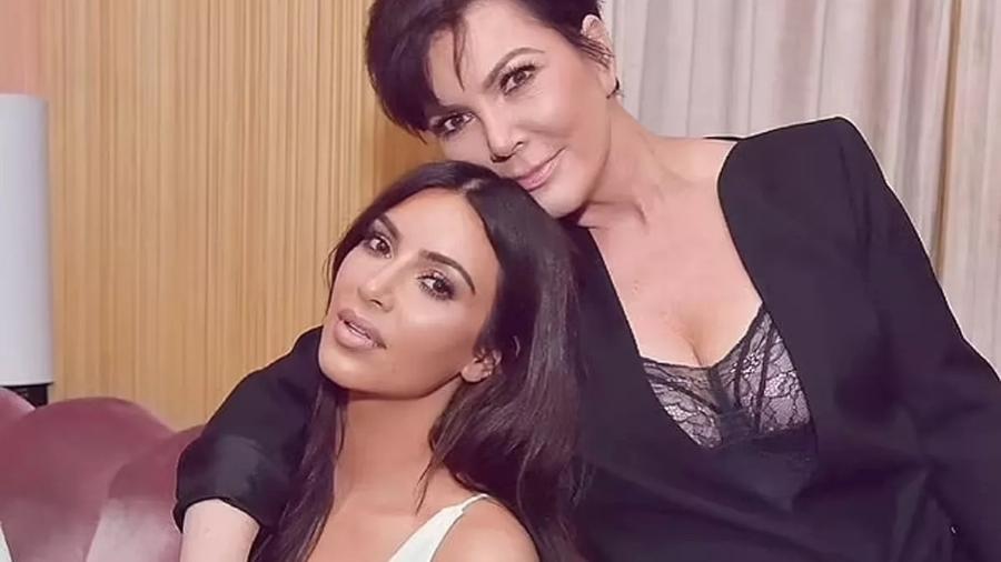 Kim Kardashian posa em carro luxuoso de Kris Jenner - Reprodução/Instagram