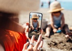 Tem receio de postar fotos dos filhos? O que considerar antes de publicar - GettyImages