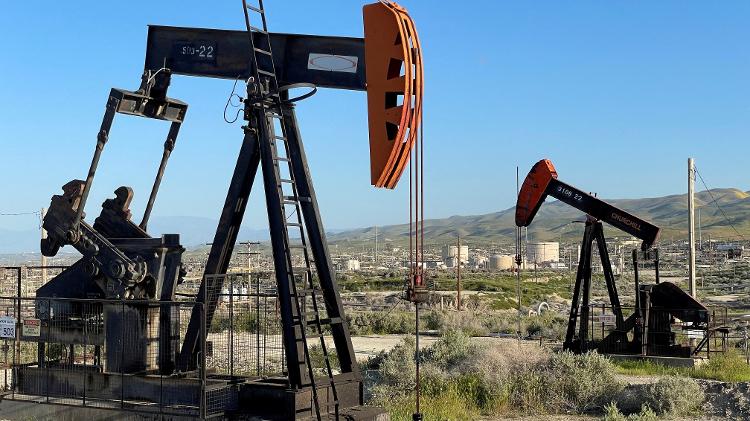 Trump prometeu turbinar setor de combustísseis fósseis, com mais exploiração de petróleo Trump prometeu turbinar setor de combustísseis fósseis, com mais exploiração de petróleo
