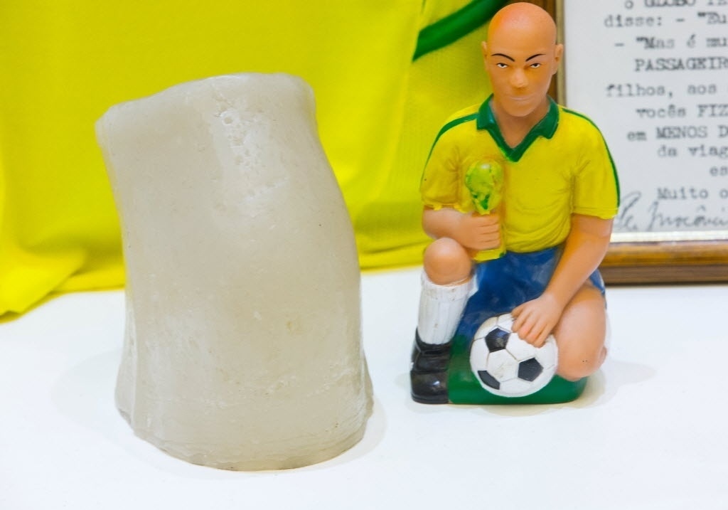 Objetos de famosos na Sala das Promessas - Roosevelt Cássio/UOL