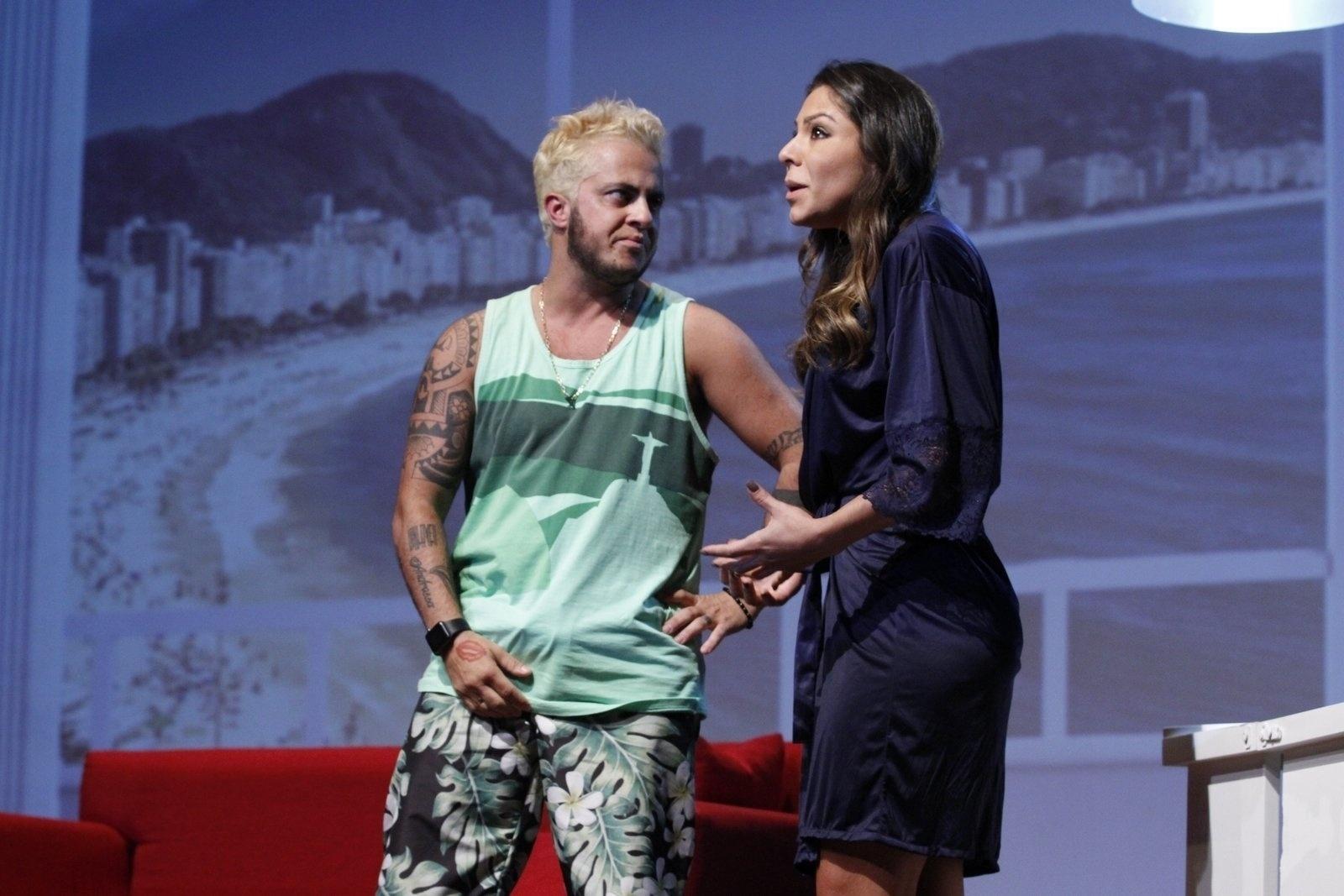 Ao lado da namorada Andressa Ferreira, Thammy Miranda lotou a mostra de teatro Tiradente em Cena com o espetáculo "T.R.A.N.S -Terapia de Relacionamento Amorosos Neuróticos Sexuais" - Thyago Andrade/Brazilnews